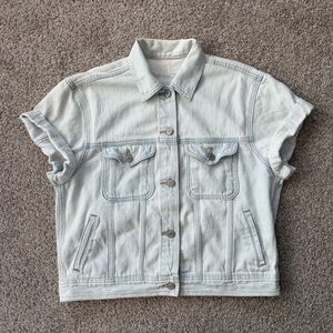 GAP 1969 Women’s Light Indigo Short Sleeve Denim Jacket Size M Button Front